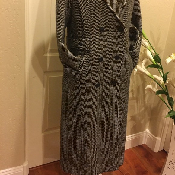 Long coat 🧥 - Picture 4 of 8